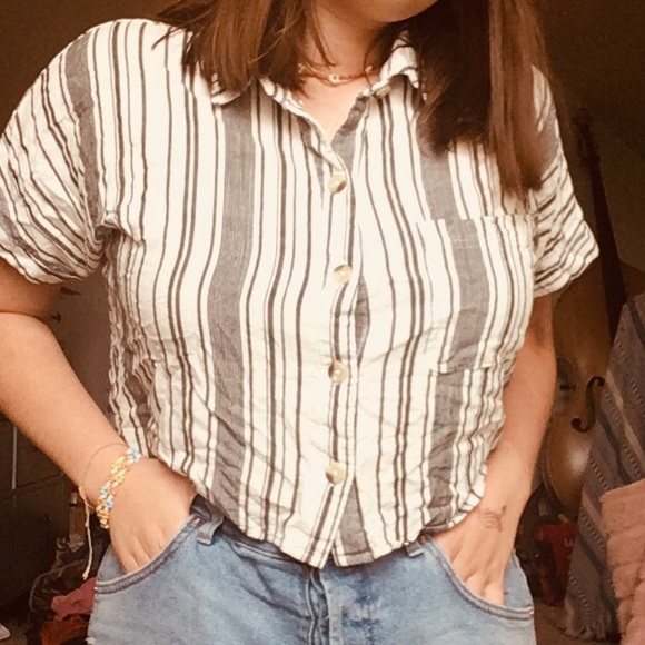 cropped and collared button down - Picture 3 of 3